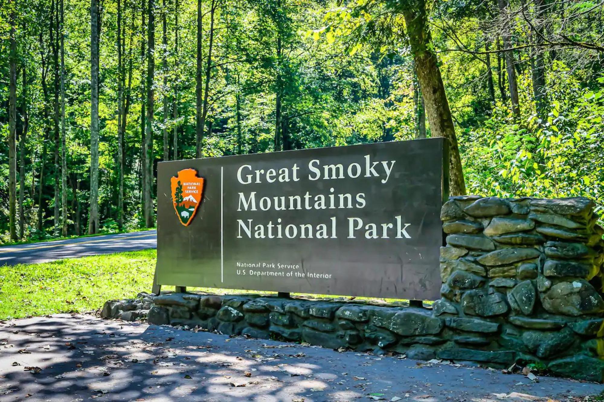 Views 1Br15Bath Pet-Friendly With Hot Tub & Bbq Pigeon Forge Exterior photo